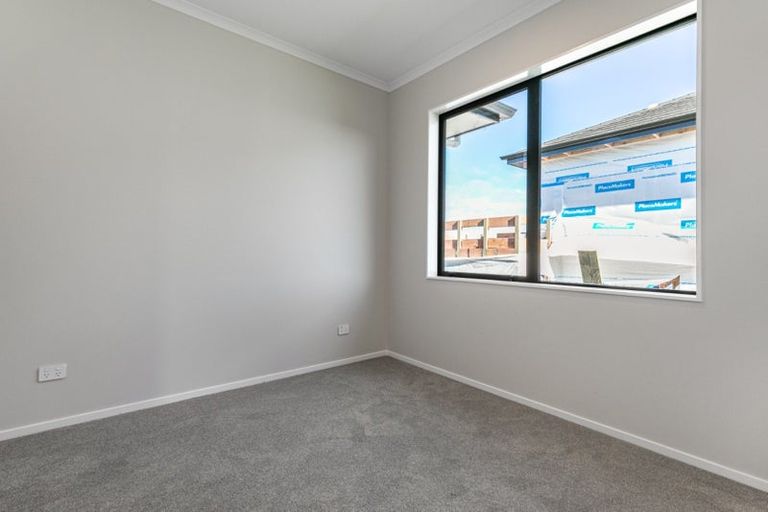 Photo of property in 16 Captain Rings Drive, Papakura, 2110