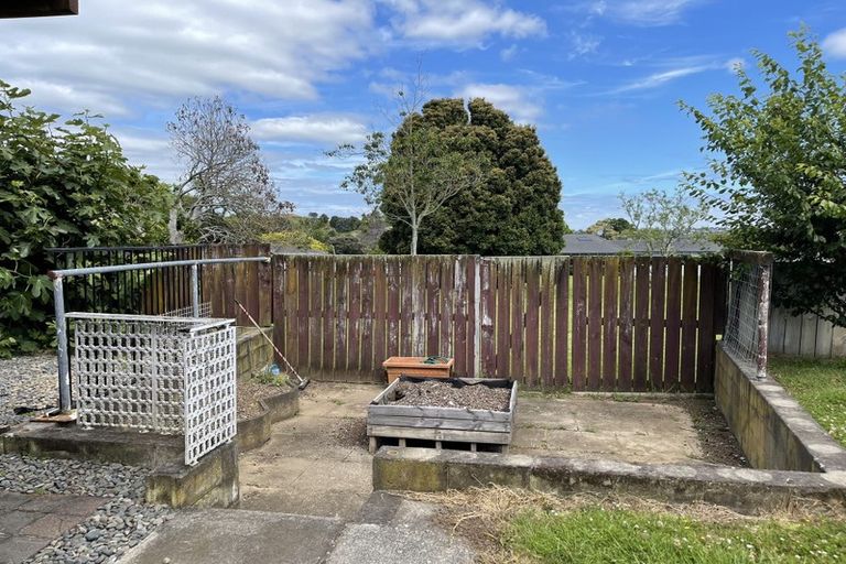 Photo of property in 56 Prince Regent Drive, Half Moon Bay, Auckland, 2012