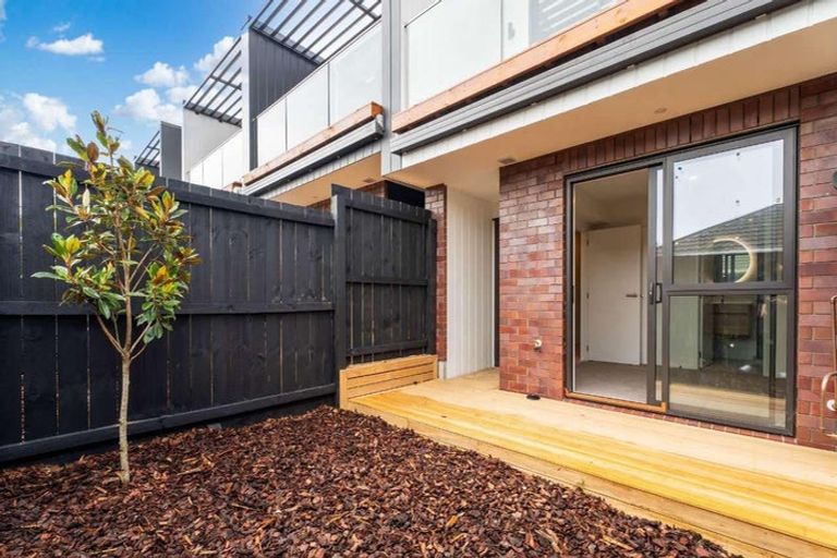 Photo of property in 4/800 Chapel Road, Northpark, Auckland, 2016
