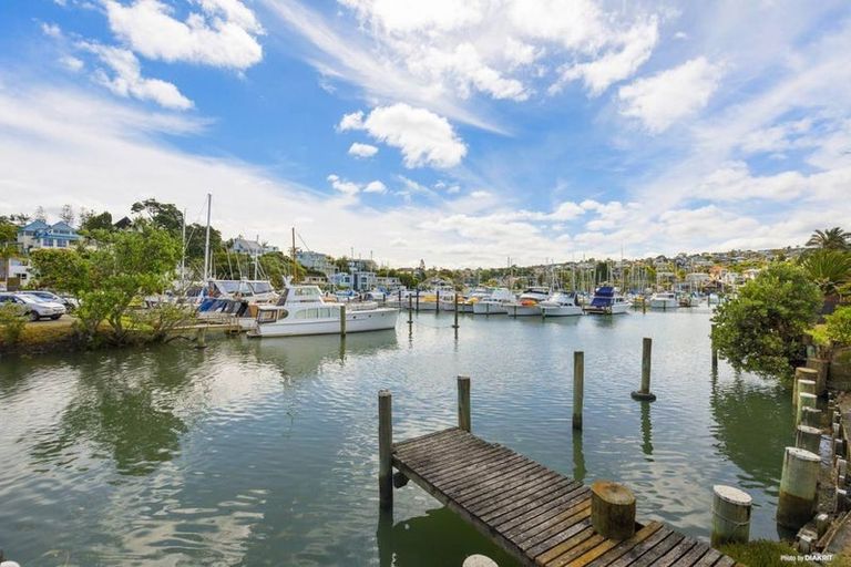 Photo of property in 10 Craig Road, Milford, Auckland, 0620