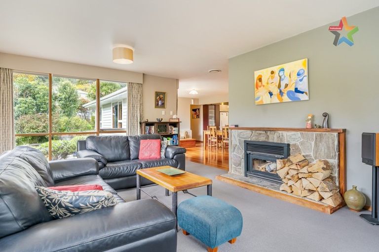 Photo of property in 98b Manuka Street, Stokes Valley, Lower Hutt, 5019