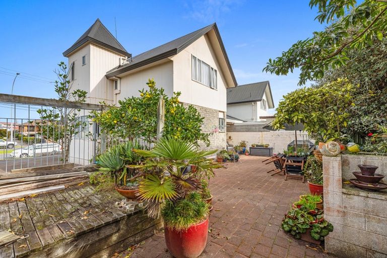 Photo of property in 2/357 Maunganui Road, Mount Maunganui, 3116