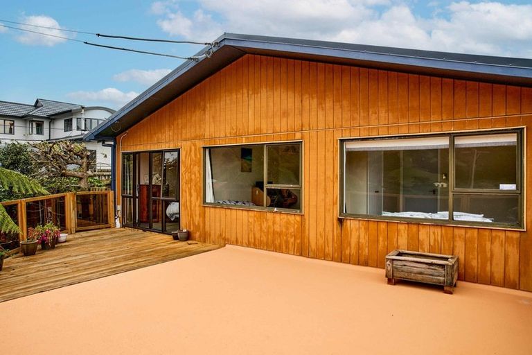 Photo of property in 17 Haunui Road, Pukerua Bay, 5026