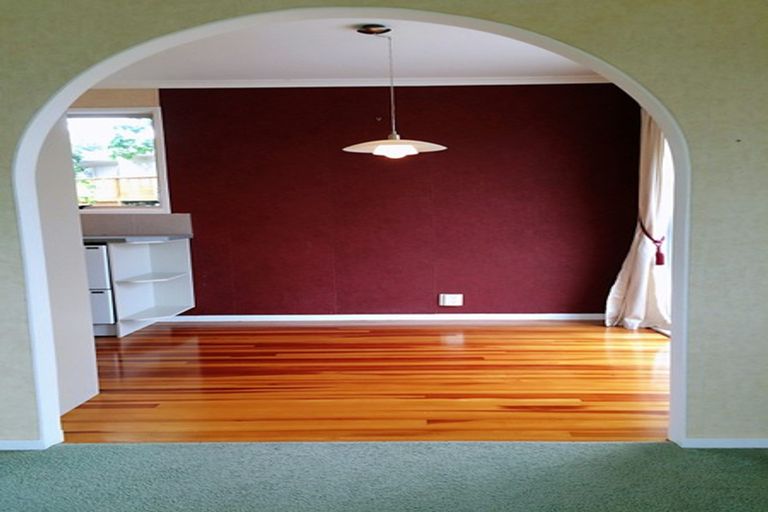 Photo of property in 149 Beach Haven Road, Beach Haven, Auckland, 0626