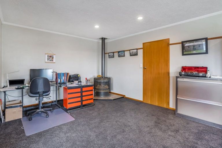 Photo of property in 15 Union Street, Winton, 9720