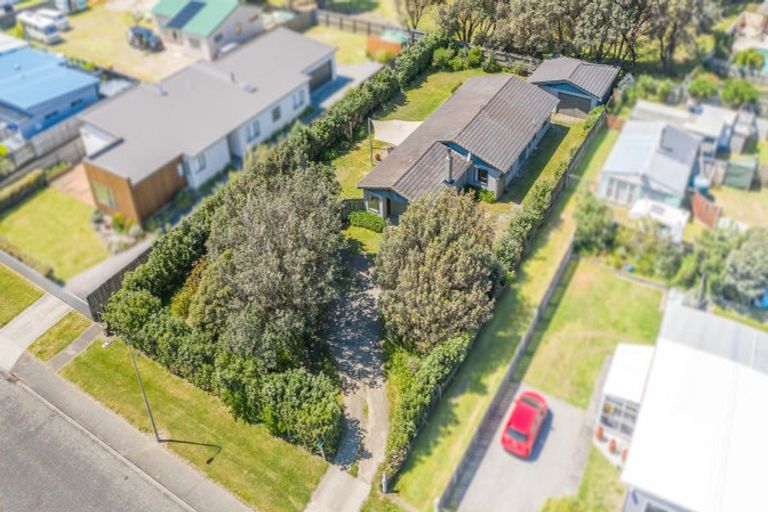 Photo of property in 20 Rua Avenue, Waitarere Beach, Levin, 5510