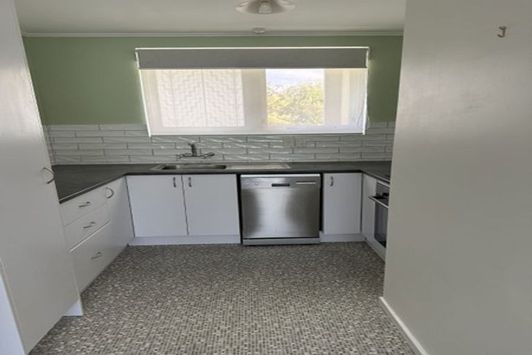 Photo of property in 3/18 Agra Crescent, Khandallah, Wellington, 6035