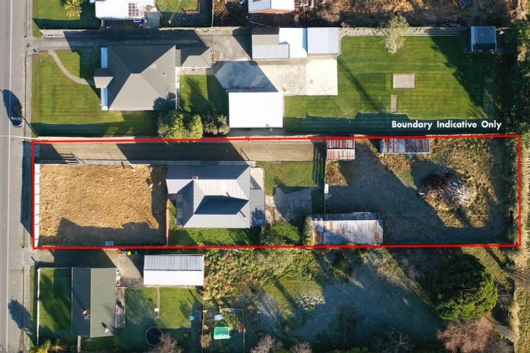 Photo of property in 48 Timaru Road, Waimate, 7924