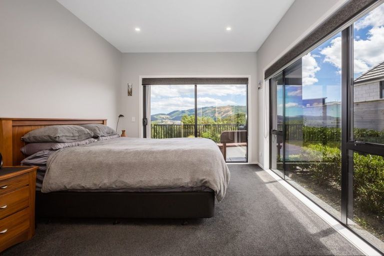 Photo of property in 55 Queen Charlotte Drive, Aotea, Porirua, 5024