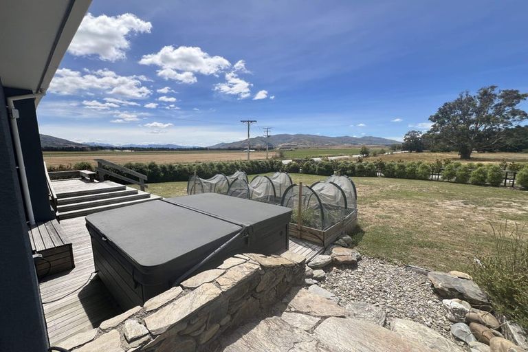 Photo of property in 2500 Tarras-cromwell Road, Tarras, Cromwell, 9383