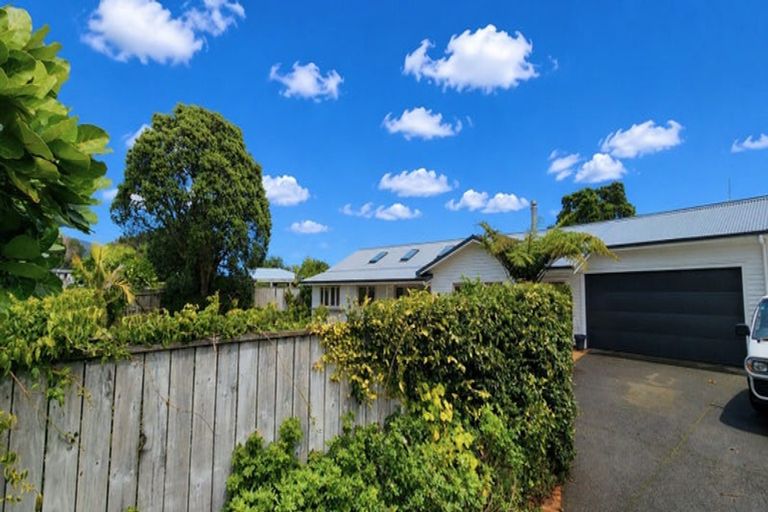 Photo of property in 18a Russell Drive, Oakura, 4314
