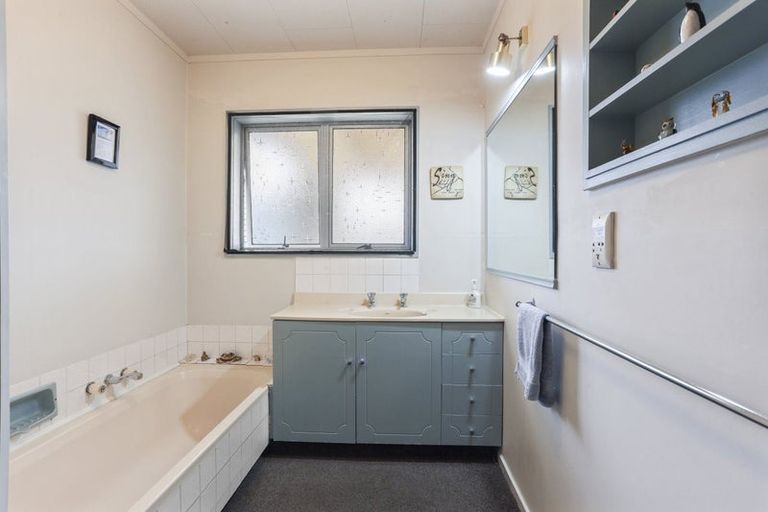 Photo of property in 15 Montrose Street, Waiau, 7332