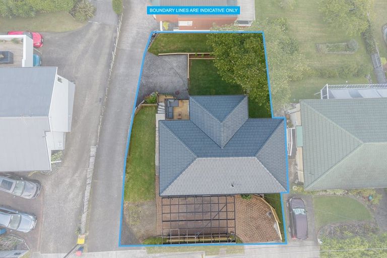 Photo of property in 1/177 Glenfield Road, Hillcrest, Auckland, 0627