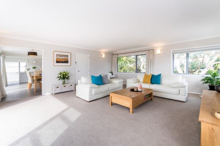 Photo of property in 2/2 Ocean View Road, Milford, Auckland, 0620
