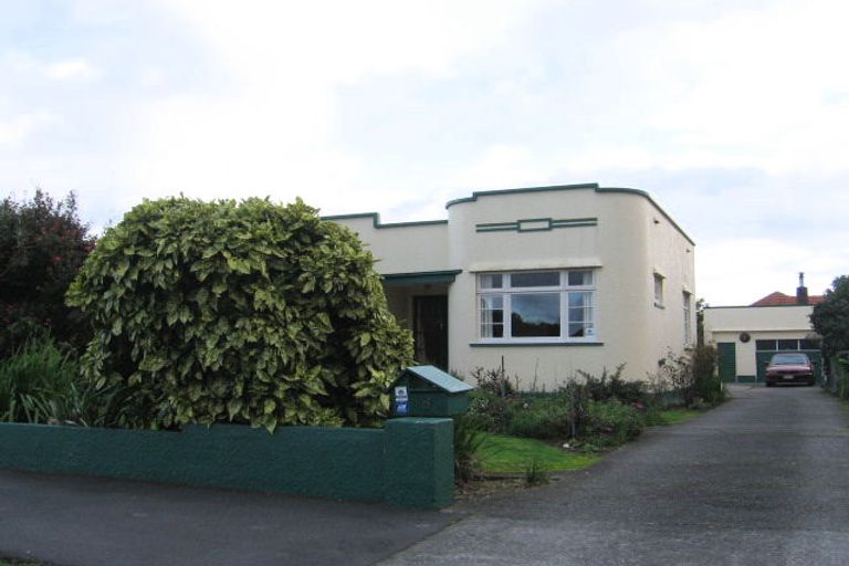 Photo of property in 8 Rangitira Avenue, Palmerston North, 4414