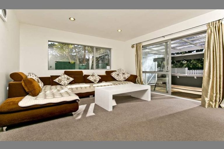 Photo of property in 67a Rosedale Road, Pinehill, Auckland, 0632