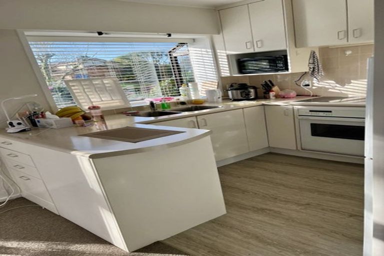 Photo of property in 2/6 Loloma Drive, Half Moon Bay, Auckland, 2012