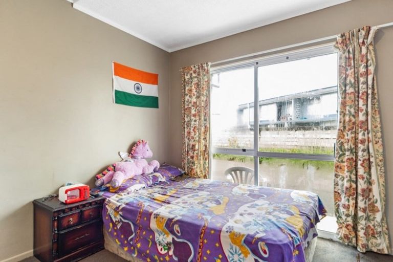 Photo of property in 2/3 Tralee Place, Hillcrest, Hamilton, 3216