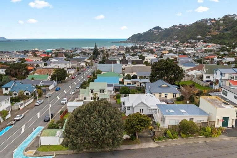 Photo of property in 58 Freyberg Street, Lyall Bay, Wellington, 6022