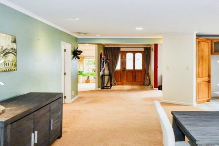 Photo of property in 5 Silkwood Grove, Totara Heights, Auckland, 2105
