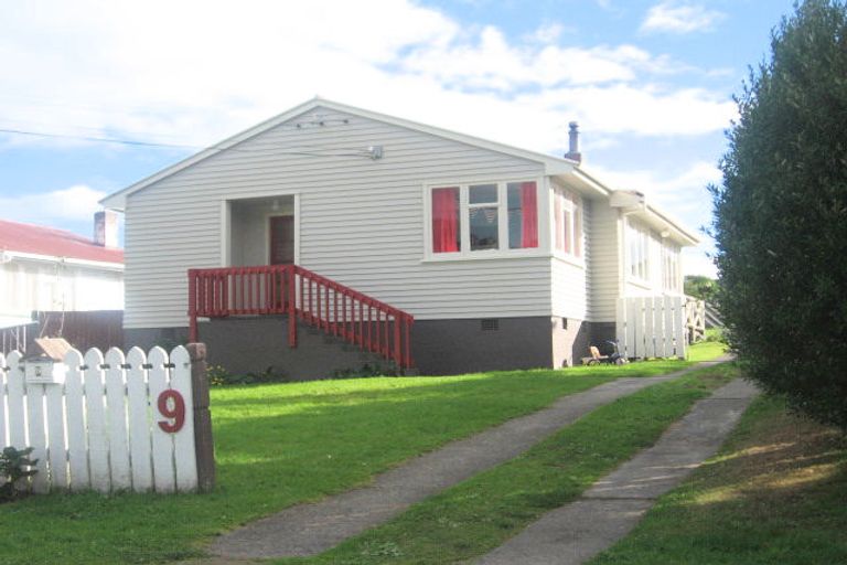 Photo of property in 9 Haumia Street, Paekakariki, 5034