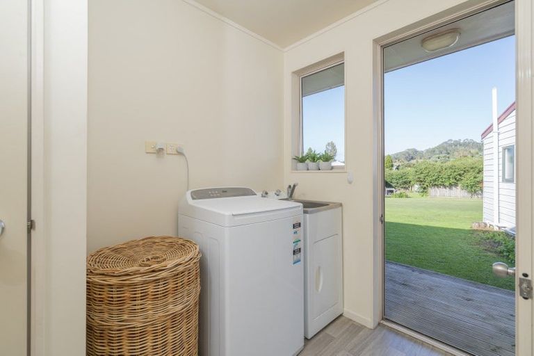 Photo of property in 37 Hahei Beach Road, Hahei, Whitianga, 3591