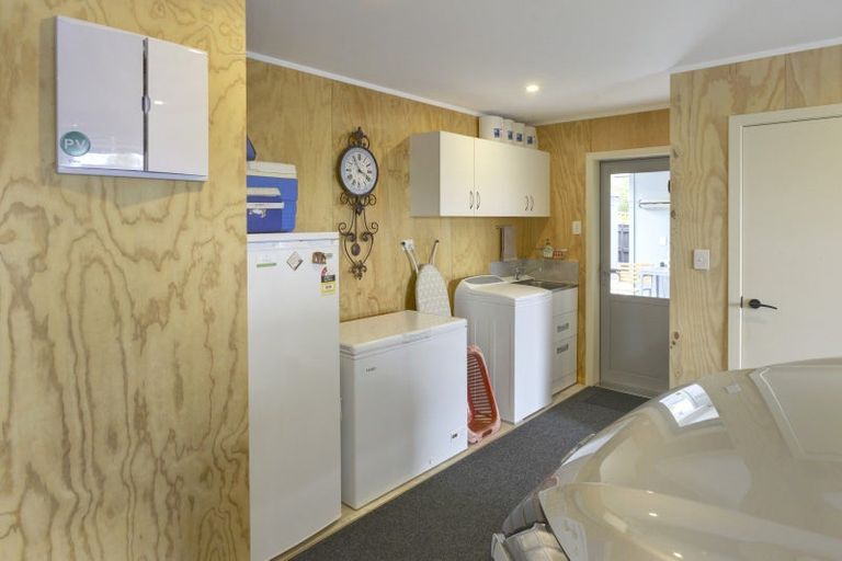 Photo of property in 74 Feist Street, Carterton, 5713