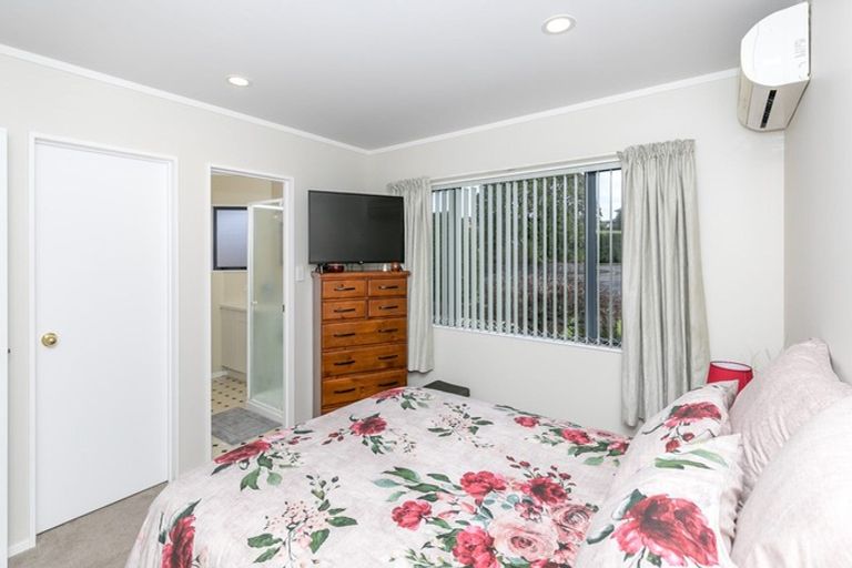 Photo of property in 2 Arundel Place, Nawton, Hamilton, 3200