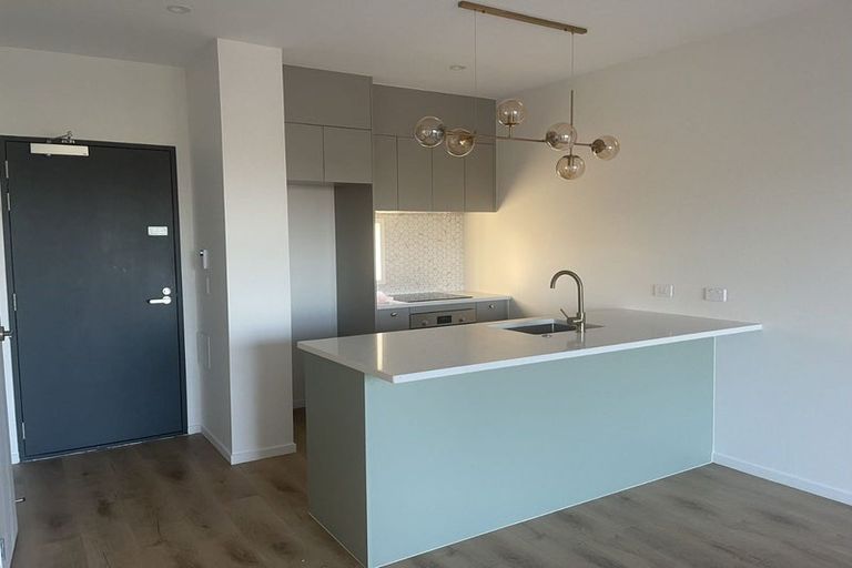 Photo of property in 2/25 Flat Bush School Road, Flat Bush, Auckland, 2019