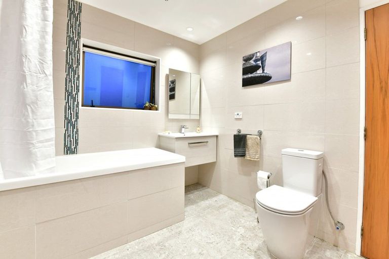 Photo of property in 56a Swann Beach Road, Stanmore Bay, Whangaparaoa, 0932