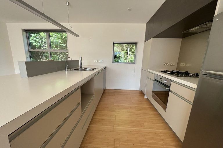 Photo of property in 21 Saddleback Grove, Karori, Wellington, 6012