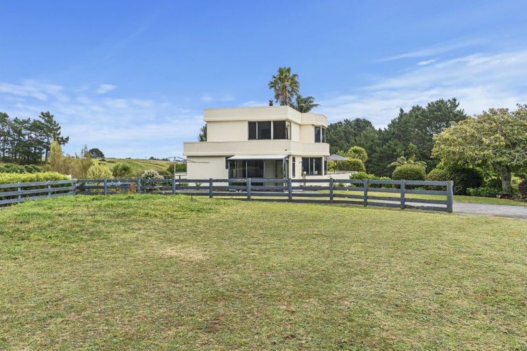 Photo of property in 15 Townsend Road, Paraite, New Plymouth, 4373