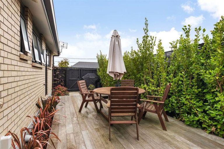 Photo of property in 1/164 Edgeware Road, Edgeware, Christchurch, 8013