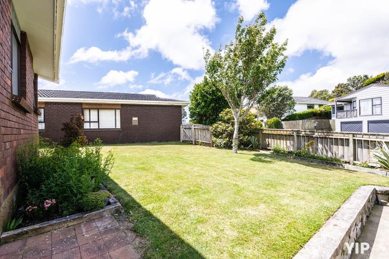 Photo of property in 16 Dominica Crescent, Grenada Village, Wellington, 6037