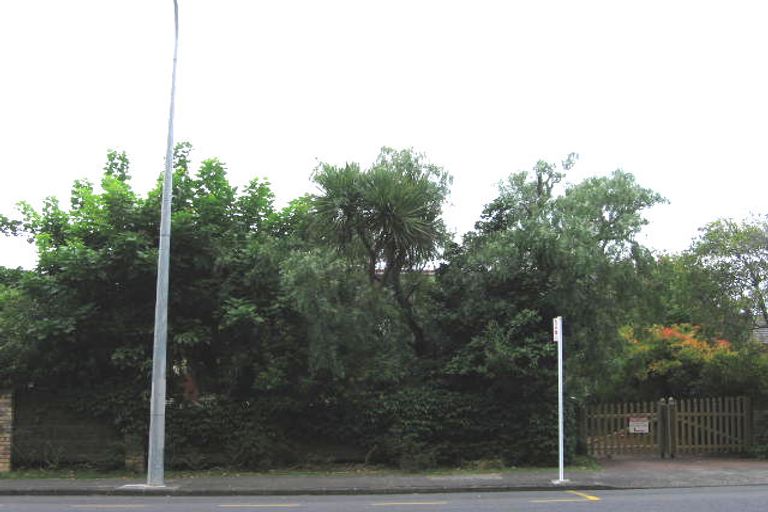 Photo of property in 18 Godley Road, Green Bay, Auckland, 0604