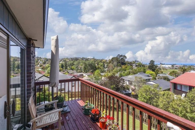 Photo of property in 1/127 Stapleford Crescent, Browns Bay, Auckland, 0630