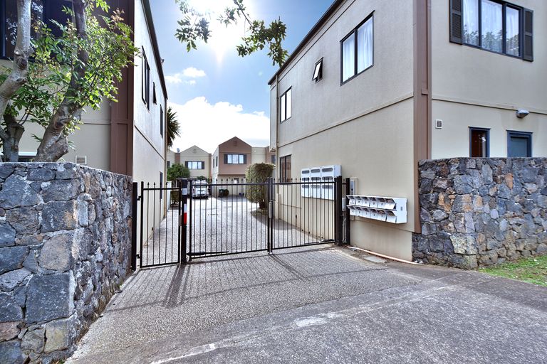 Photo of property in 5s Dryden Place, Mount Wellington, Auckland, 1051