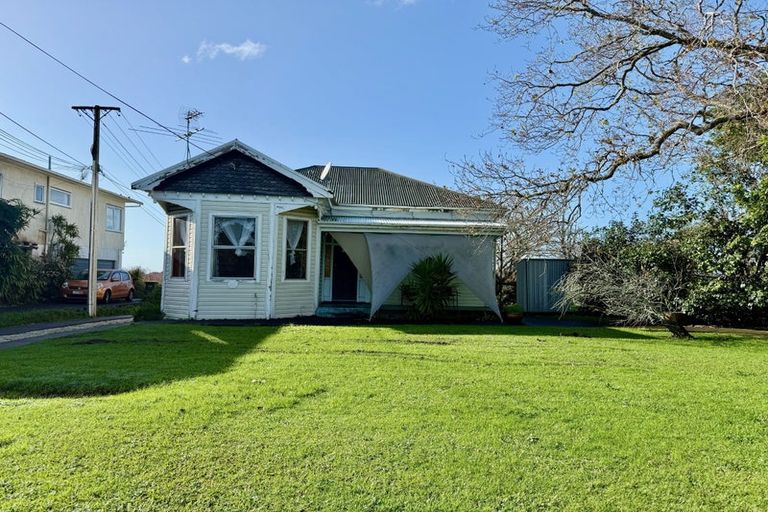 Photo of property in 137 Birkenhead Avenue, Birkenhead, Auckland, 0626