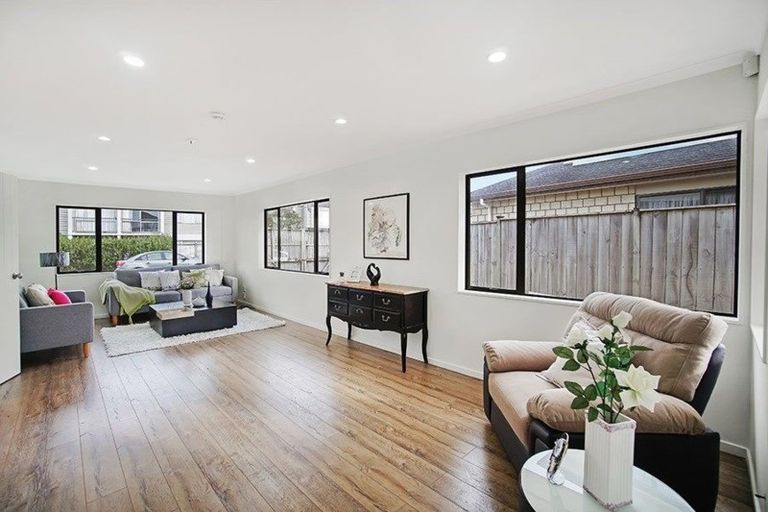 Photo of property in 20 Speyside Crescent, Flat Bush, Auckland, 2016