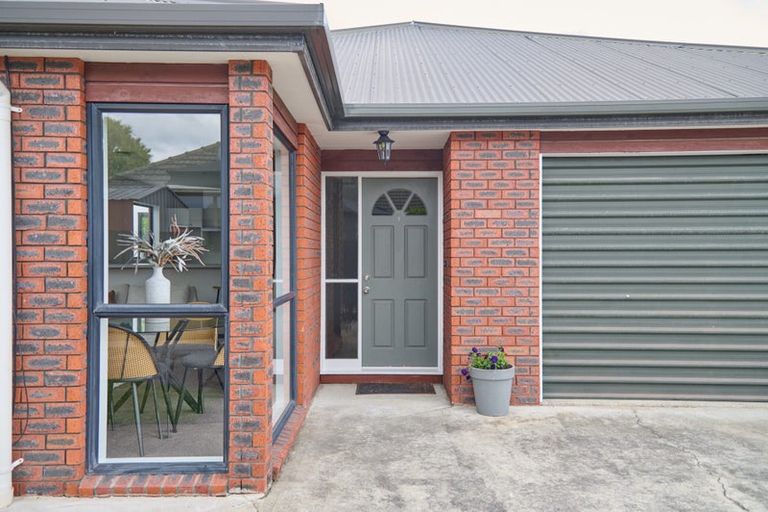 Photo of property in 22a Dunedin Street, Redwood, Christchurch, 8051