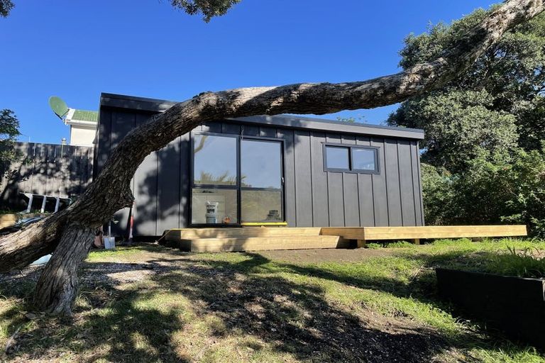 Photo of property in 419 Motutara Road, Muriwai, Waimauku, 0881