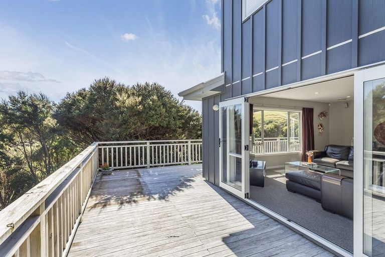 Photo of property in 60 Saint Ives Drive, Camborne, Porirua, 5026