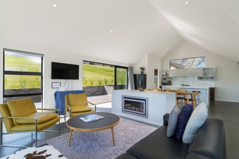Photo of property in 35 Jacks Point Rise, Jacks Point, Queenstown, 9371