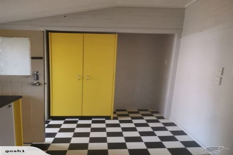 Photo of property in 8b Waimana Road, Conifer Grove, Takanini, 2112