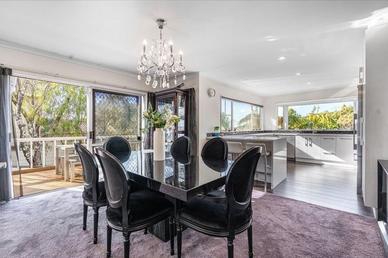 Photo of property in 138 Chelsea View Drive, Chatswood, Auckland, 0626