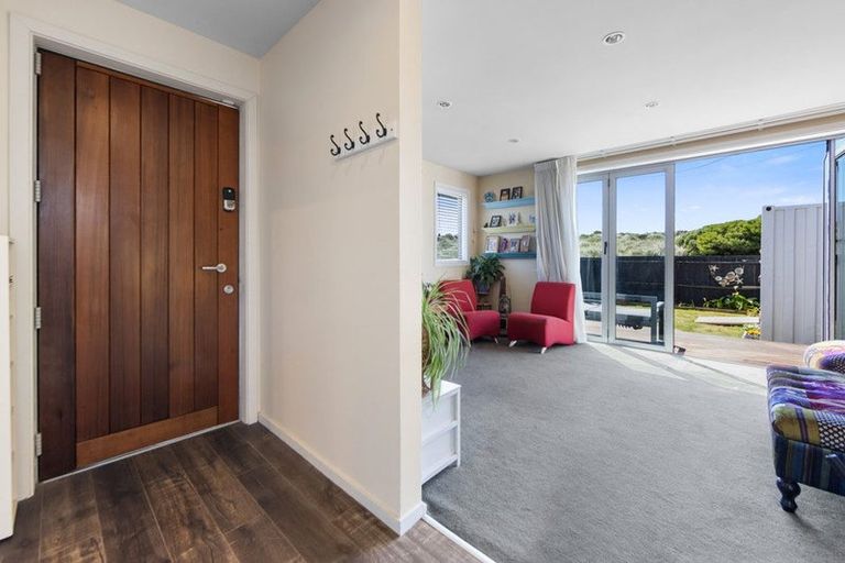 Photo of property in 281 Marine Parade, New Brighton, Christchurch, 8061