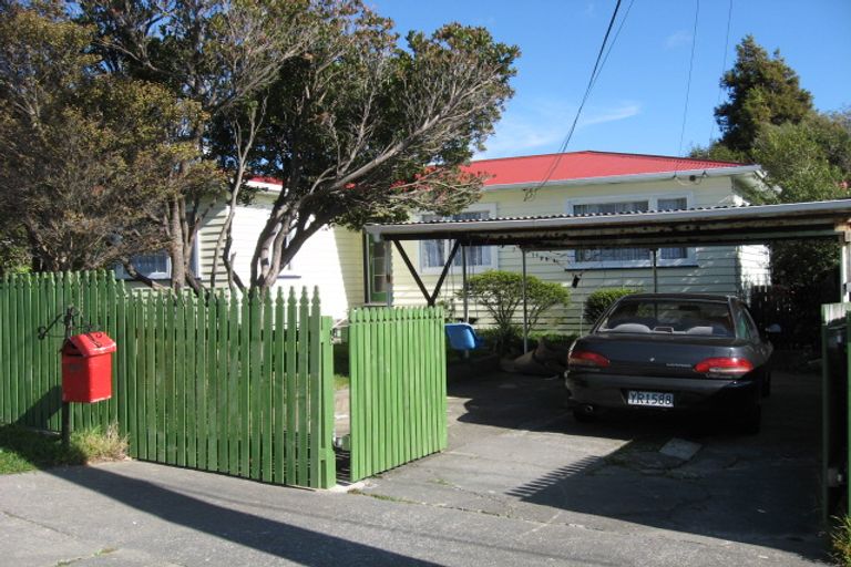 Photo of property in 22 Castlerea Street, Wainuiomata, Lower Hutt, 5014