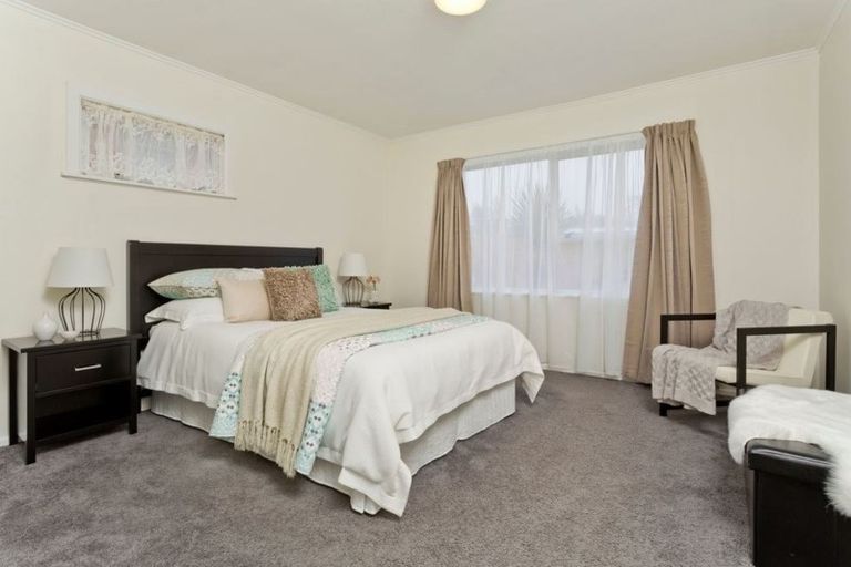 Photo of property in 238 Henderson Valley Road, Henderson, Auckland, 0612
