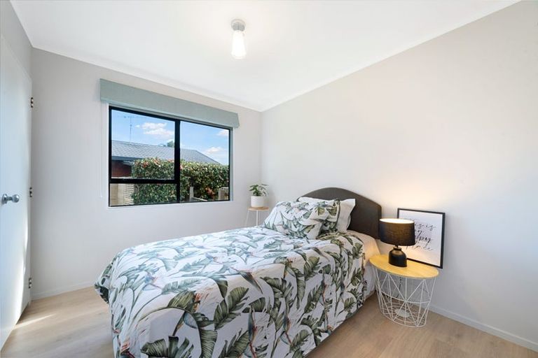Photo of property in 3/28 Lakeside Drive, Orewa, 0931