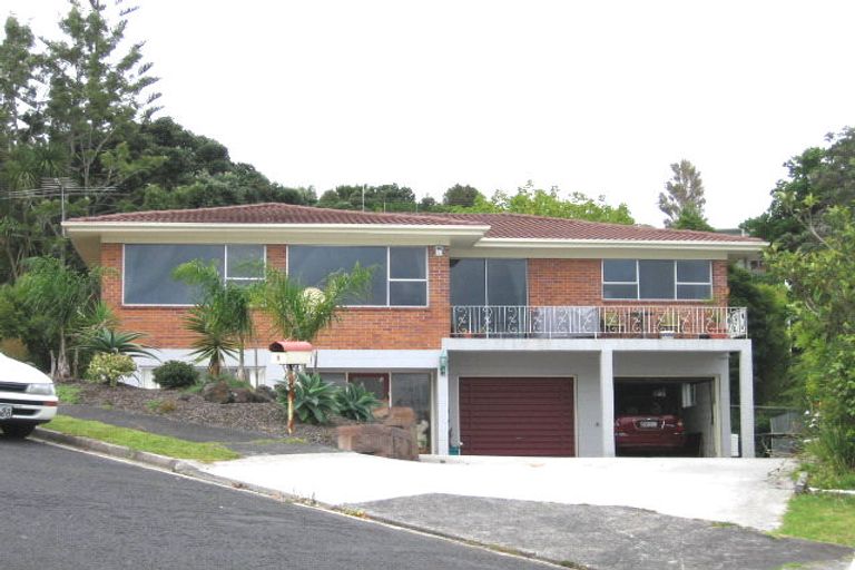 Photo of property in 5 Anchor Place, Beach Haven, Auckland, 0626